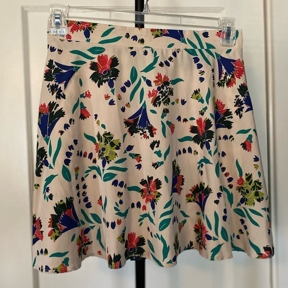 4 for $20 SALE! Nasty Gal Floral Flippy Mini Skirt, Taupe Floral, Size Medium - Picture 1 of 9